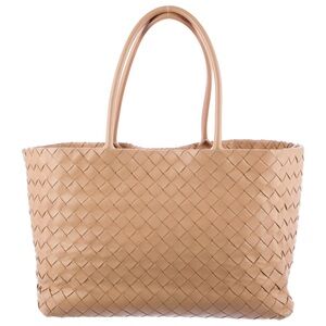 Bottega Veneta–Style Medium Suede Tote Bag – Neutral Tan
